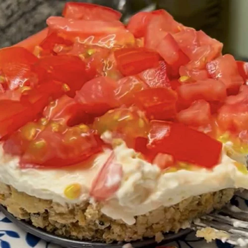 Αντί για ντάκο: Αλμυρό "cheesecake" με κατίκι και ντομάτα - Ελαφρύ και καλοκαιρινό!