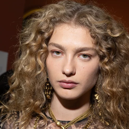 Bakuchiol: Ποιο είναι το viral συστατικό στο skincare που έχει ξετρελάνει όλες τις beauty addicts τώρα