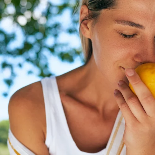 Άρωμα καθαριότητας: Οι τροφές που θα σε βοηθήσουν να μυρίζεις υπέροχα το καλοκαίρι