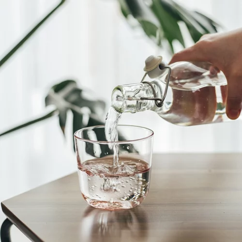 Γιατί νιώθω αφυδατωμένη ακόμα και όταν πίνω πολύ νερό;