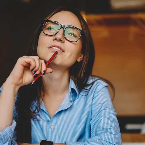 6 χαρακτηριστικά που μαρτυρούν πως είσαι πιο έξυπνη απ'όσο νόμιζες