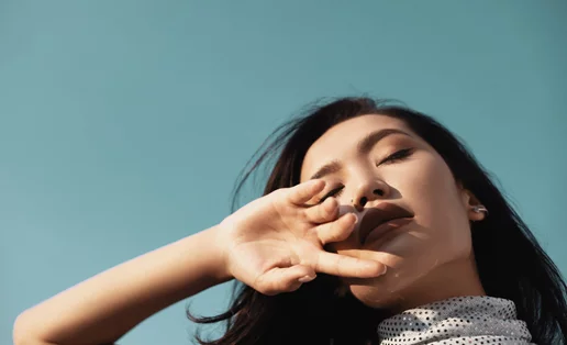 Τα monochromatic makeup looks θα γίνουν η νέα μας εμμονή