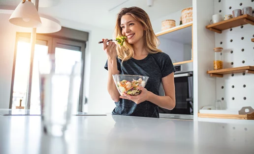 Διατροφή για αντιγήρανση: Οι βασικές συνήθειες για μια ποιοτικότερη και μεγαλύτερη ζωή