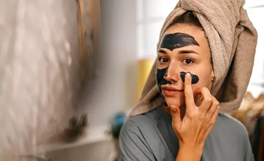 5 πολυτελείς μάσκες προσώπου με άργιλο για καθαρή και φρέσκια επιδερμίδα