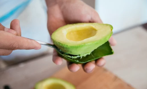 Είναι το αβοκάντο το "μυστικό" για χαμηλά λιπίδια και υγιή καρδιά;