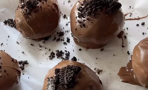 Οι πιο εύκολες Oreo μπουκιές με μόλις 3 υλικά που θα λατρέψεις - φανταστικό γλυκό ψυγείου χωρίς ψήσιμο