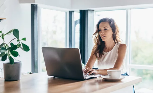 7 συνήθειες που δε σε κάνουν αποδοτική στη δουλειά