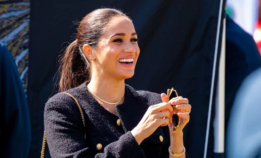 Πώς τιθασεύσει το φριζάρισμα στα μαλλιά η Meghan Markle;
