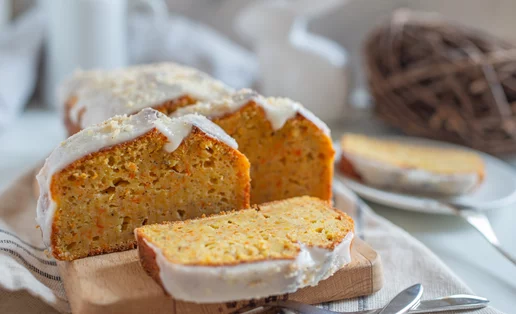 Υγιεινό κέικ καρότου - Η συνταγή με το πιο νόστιμο γλάσο!