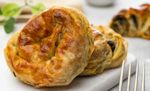 Αντί για φύλλο: Σπανακόπιτα με φύλλο ρυζιού - Η ελαφριά εναλλακτική που λατρεύει το TikTok