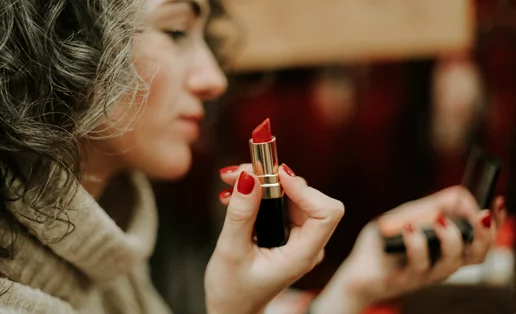 Τα 8 λάθη που κάνεις όταν φοράς το κραγιόν σου