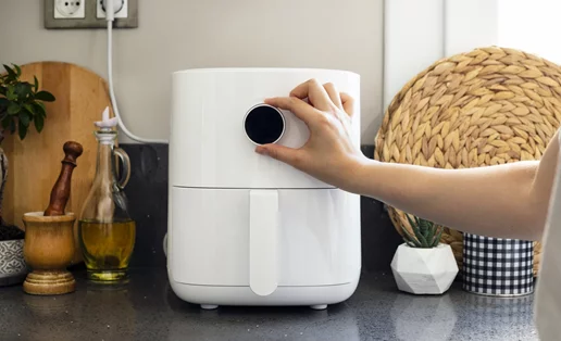 Σοτάρισμα, τηγάνισμα ή air fryer: Ποιο μολύνει περισσότερο τον αέρα του σπιτιού;