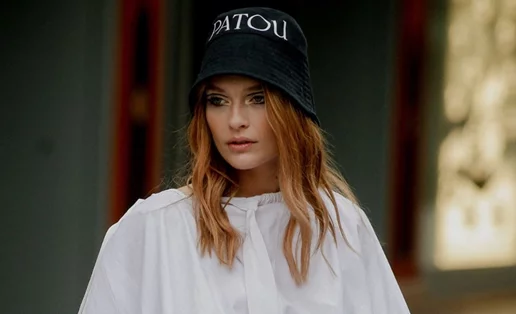 5 ενυδατικά κραγιόν για σαρκώδη χείλη και πλούσιο χρώμα, που λατρεύουν και οι Γαλλίδες