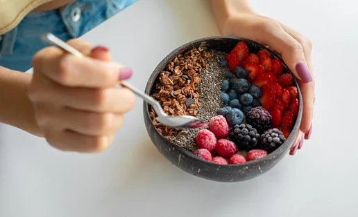 Αυτό είναι το μοναδικό superfood που πρέπει να τρως πάντα στο πρωινό, σύμφωνα με έναν ειδικό