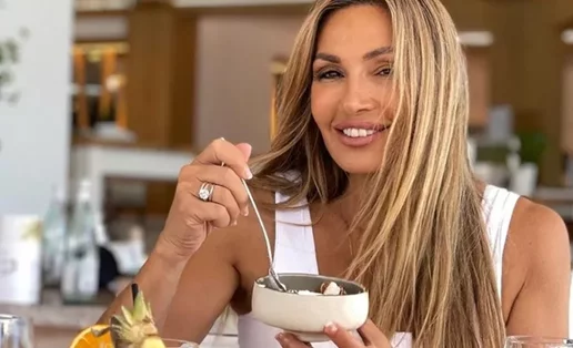 Πόσο νερό να πίνω την ημέρα; Το απλό hack της Ελένης Πετρουλάκη σου δίνει την απάντηση