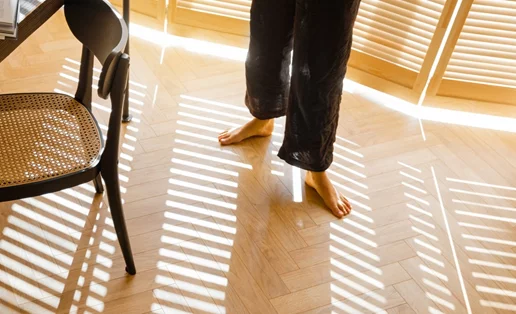 6 συχνά λάθη που κάνεις και έχεις πάντα βρώμικο πάτωμα