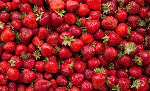 Πέντε λόγοι υγείας για να καταναλώνεις περισσότερες φράουλες