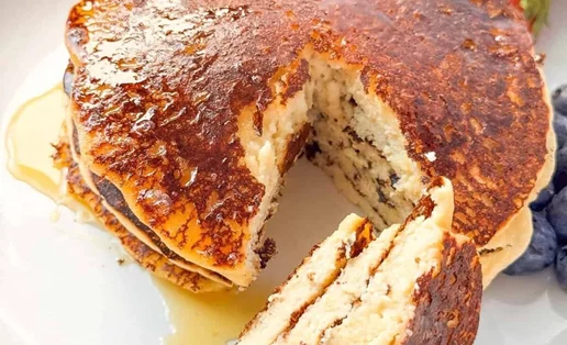Με cottage + αυγά: Αυτά είναι τα πιο πρωτεϊνικά pancakes που μπορείς να φτιάξεις