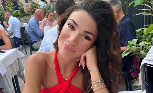 Ήβη Αδάμου: Υιοθέτησε το classy μανικιούρ που προτιμούν διαχρονικά και οι Γαλλίδες