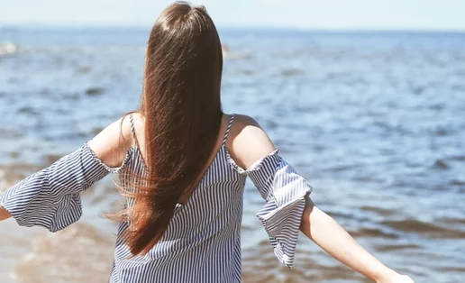 Τα πιο χρήσιμα tips για δυνατά μαλλιά γεμάτα υγεία