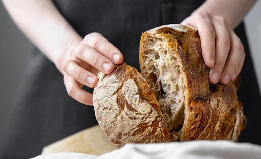 Πότε πρέπει να πετάς το φαγητό: Τα 7 τρόφιμα με μούχλα που δεν φαίνεται