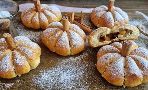 Τέλειο και υγιεινό γλυκάκι: Ψωμάκια μπριός κολοκύθας με μήλα, χωρίς ζάχαρη