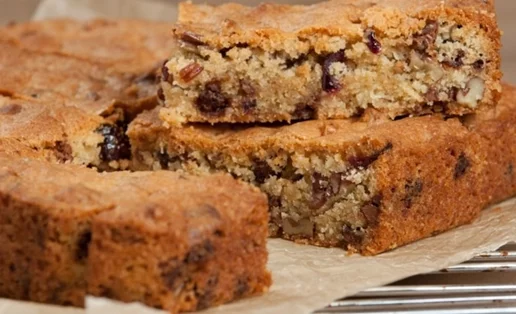 Κέικ με ταχίνι και κομμάτια σοκολάτας - Απίθανη νηστίσιμη συνταγή για όλη τη Σαρακοστή