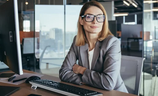 Πόνος στην πλάτη: Τι κάνει ο φυσικοθεραπευτής για να μην υποφέρει;