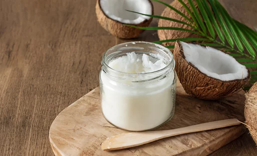 Λατρεύεις το άρωμα καρύδας το καλοκαίρι; Τότε δεν πρέπει να λείπουν από το νεσεσέρ σου αυτά τα προϊόντα