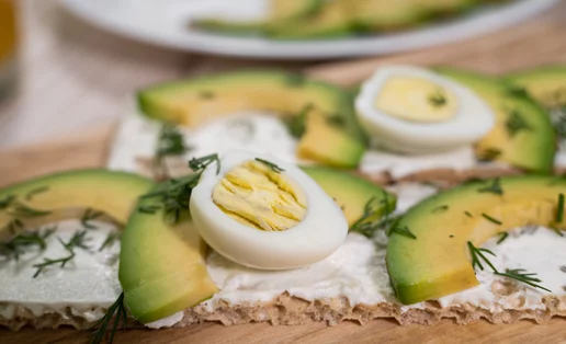 4 γρήγορες ιδέες για πρωινό με ~20 γρ. πρωτεΐνης