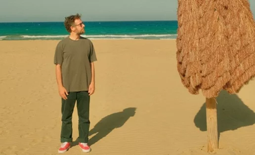 Ο Κωστής Μαραβέγιας στον Κήπο του Μεγάρου "Παραλία Κήπος"