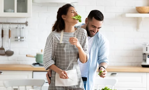 Τι δένει ένα ζευγάρι; 6 πράγματα που μπορείτε να κάνετε μαζί και δεν κοστίζουν