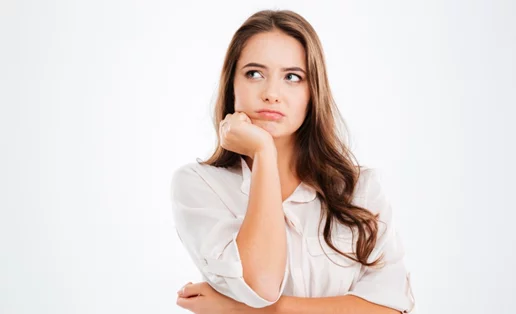 "Ήρθα σε επαφή με κρούσμα και είμαι εμβολιασμένη. Τι πρέπει να κάνω;"