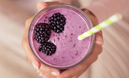 Ελιξίρια νεότητας: 5 smoothies που ενισχύουν το κολλαγόνο χαρίζοντας νεανικό δέρμα