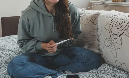 Μπορείς να μείνεις έγκυος ακριβώς μετά την περίοδο; Πότε έχεις ωορρηξία και πώς αυξάνονται οι πιθανότητες εγκυμοσύνης