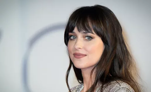 Φάκελος αφέλειες: Οι celebrities που τις υιοθέτησαν και άλλαξαν εντελώς το στιλ τους