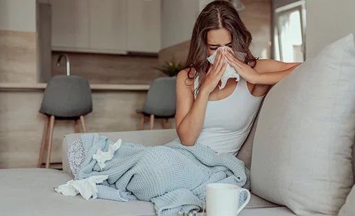 Η συλλοίμωξη από κορονοϊό και γρίπη αυξάνει κατά 20% τη θνητότητα