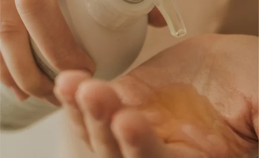 Oil Care BABÉ: Μια εμπειρία αισθήσεων για όλους τους τύπους δέρματος