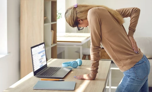 Αγκυλοποιητική Σπονδυλοαρθρίτιδα:  Η πάθηση που παρουσιάζεται σε νέους ανθρώπους και τα συμπτώματά της