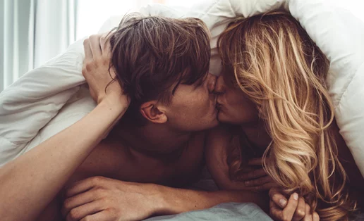 Βραδινό σεξ σημαίνει καλύτερη ποιότητα ύπνου; Να τί λένε οι ειδικοί