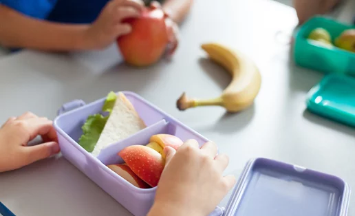 4 τρόποι για να φτιάχνεις πάντα ένα υγιεινό σνακ για το σχολείο