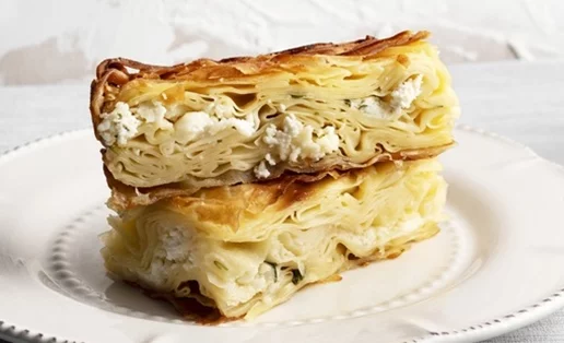 Homemade: Πεντανόστιμη τυρόπιτα σε 20 λεπτά με 4 μόνο υλικά