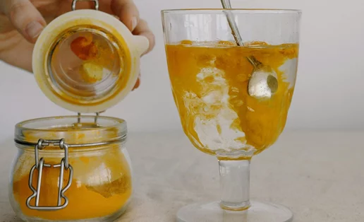 Μπορεί ο κουρκουμάς να βοηθήσει στην απώλεια βάρους; Η απάντηση των ειδικών