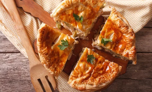 Κοτόπιτα με λίγα λιπαρά: Το αγαπημένο σπιτικό σνακ με "κρυμμένα" λαχανικά