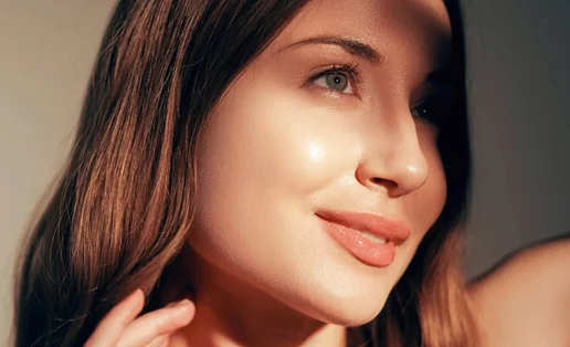 7 εύκολοι τρόποι για τέλεια ενυδάτωση προσώπου το καλοκαίρι