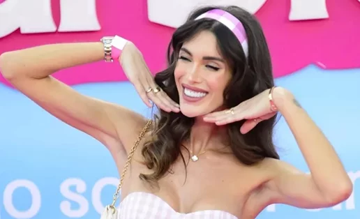 10 ροζ μανικιούρ που θα σε κάνουν να νιώθεις ότι ζεις στην Barbieland