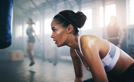 Πώς θα γυμνάζεσαι με ασφάλεια όταν έχεις πυρετό ή εποχικές αλλεργίες;