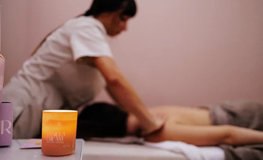 Candle Massage: Το τελετουργικό χαλάρωσης που θα σε απαλλάξει από το στρες