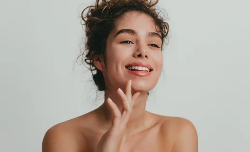 3 κανόνες στη νυχτερινή ρουτίνα περιποίησης της επιδερμίδας που οι ειδικοί ορκίζονται