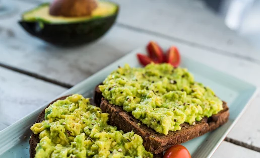 Υγιεινά σνακ και γλυκά: Οι καλύτερες επιλογές από τη διαιτολόγο